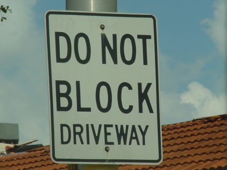 Beat Ad Blocking by Leveraging Mobile Data