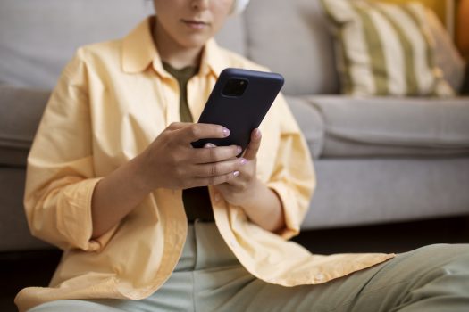 Digital Video to Surpass Linear TV in US; EU Prepares to Probe Amazon-iRobot Deal